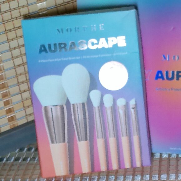 Morphe 35Y AURASCAPE Artistry Palette and Brush Set Bundle - Picture 3 of 6